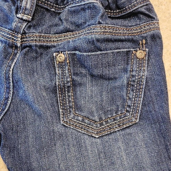 Old Navy Blue Denim Shorts with Classic Styling Size 6 - Picture 5 of 9